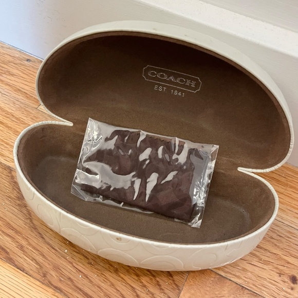 Coach Navy Blue Sunglasses (with Original Case and Cloth) - Picture 3 of 10